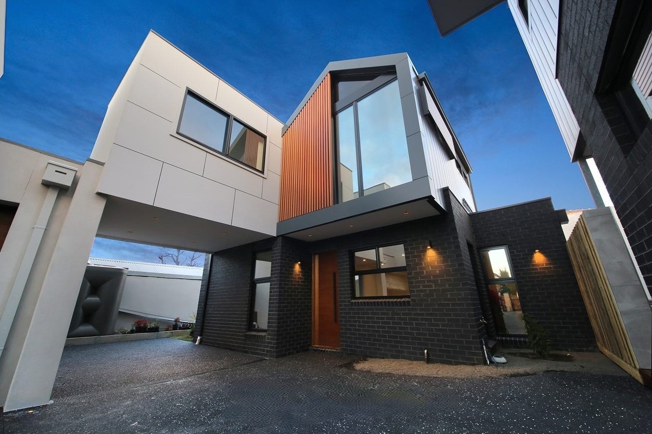 Duplex, High-end finishes, Contemporary design, Industrial feel,